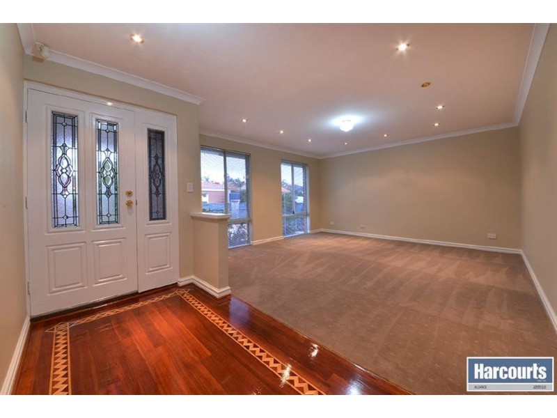 17 Doncaster Square, Currambine WA 6028