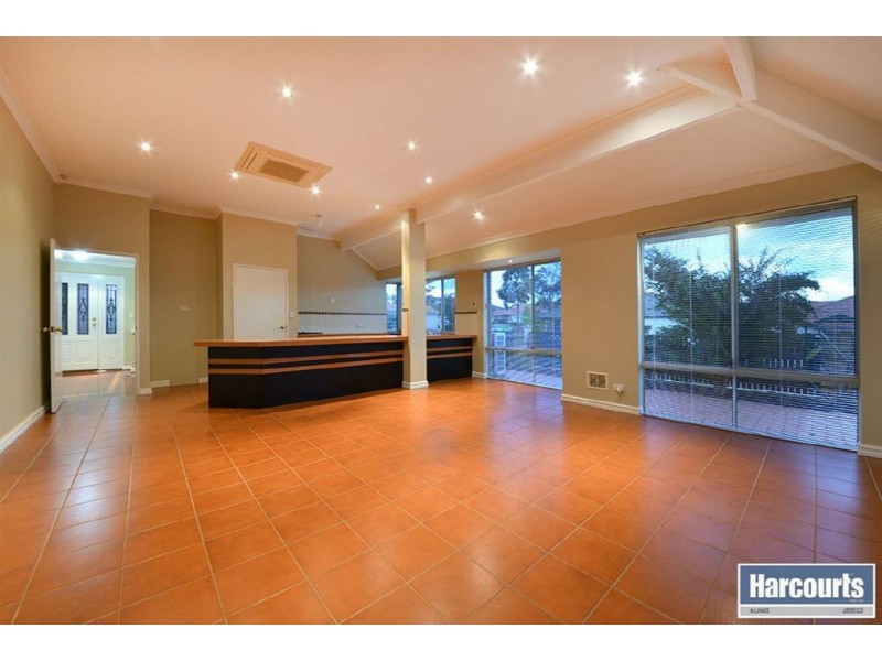 17 Doncaster Square, Currambine WA 6028