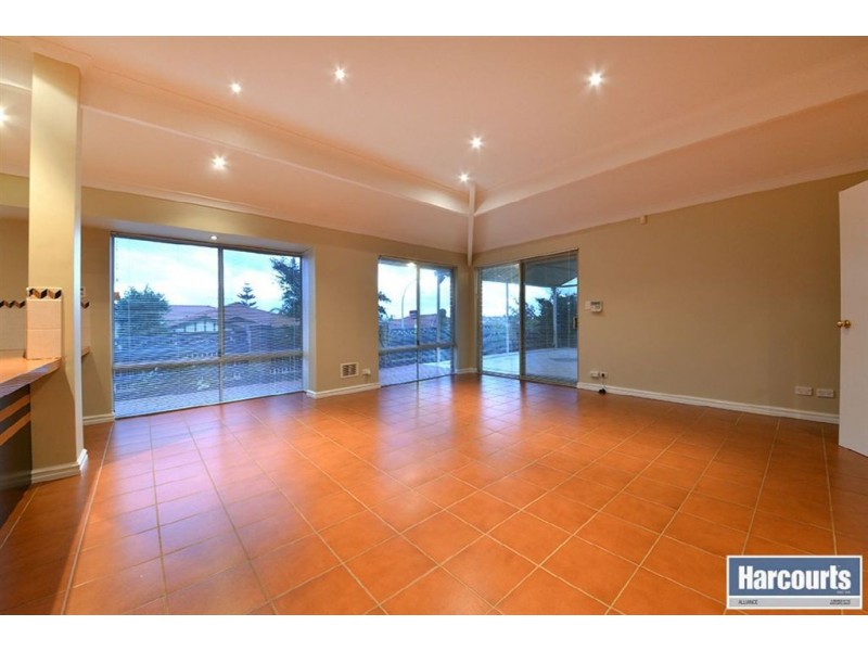 17 Doncaster Square, Currambine WA 6028