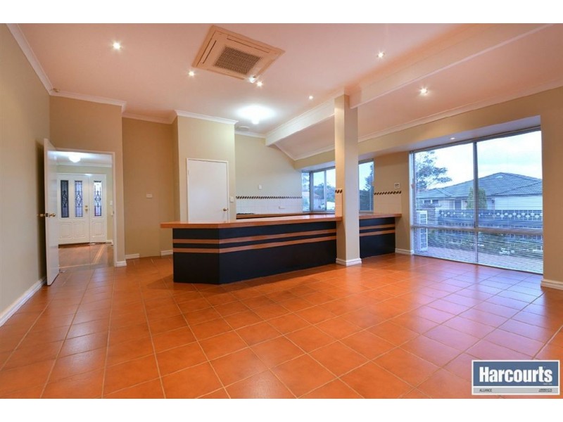 17 Doncaster Square, Currambine WA 6028