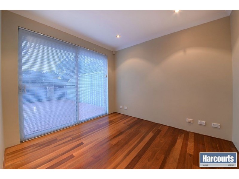 17 Doncaster Square, Currambine WA 6028