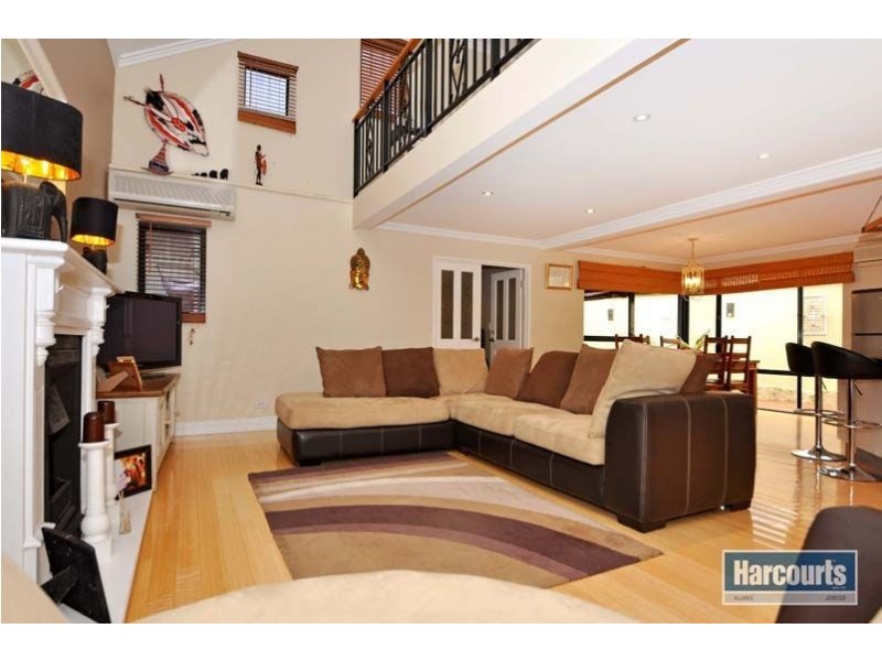 4 Balliol Elbow, Kinross WA 6028