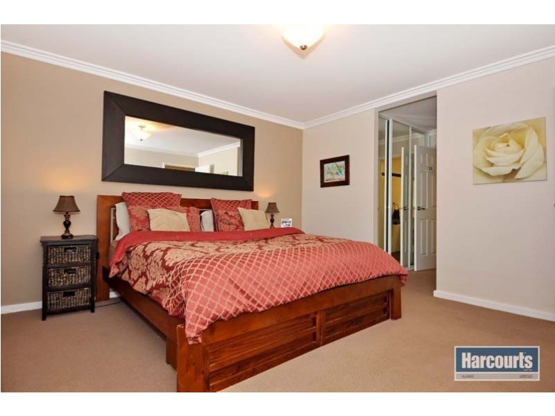 4 Balliol Elbow, Kinross WA 6028