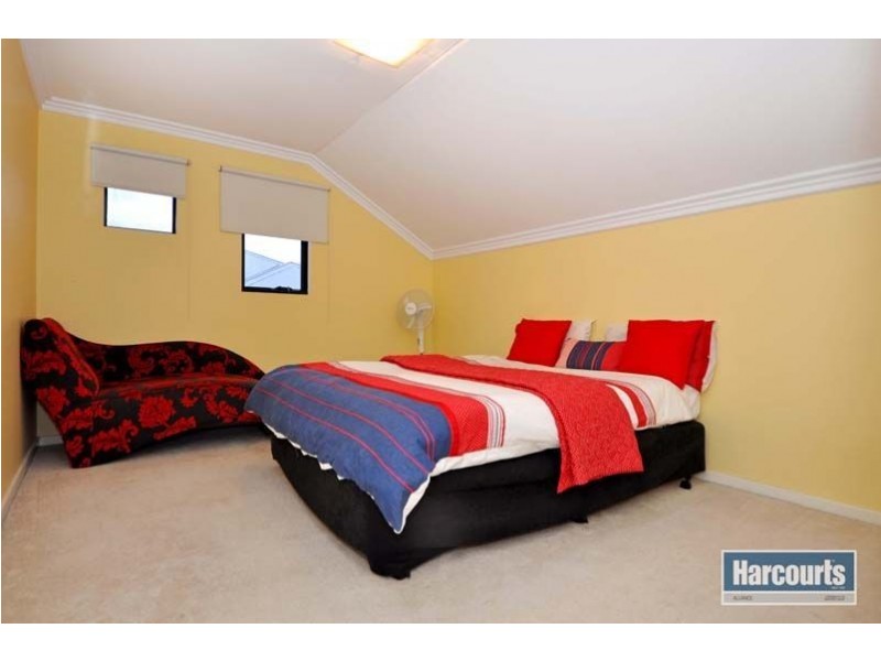 4 Balliol Elbow, Kinross WA 6028