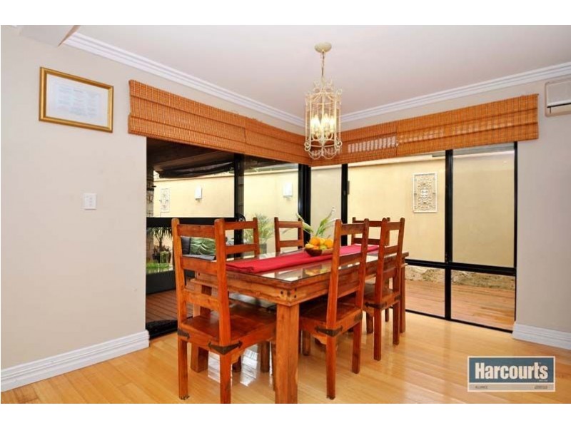 4 Balliol Elbow, Kinross WA 6028