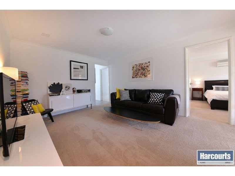 6 Doncaster Square, Currambine WA 6028