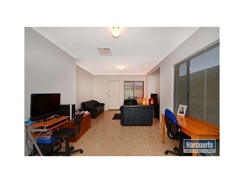 4/9 Cooper Street, Madeley WA 6065