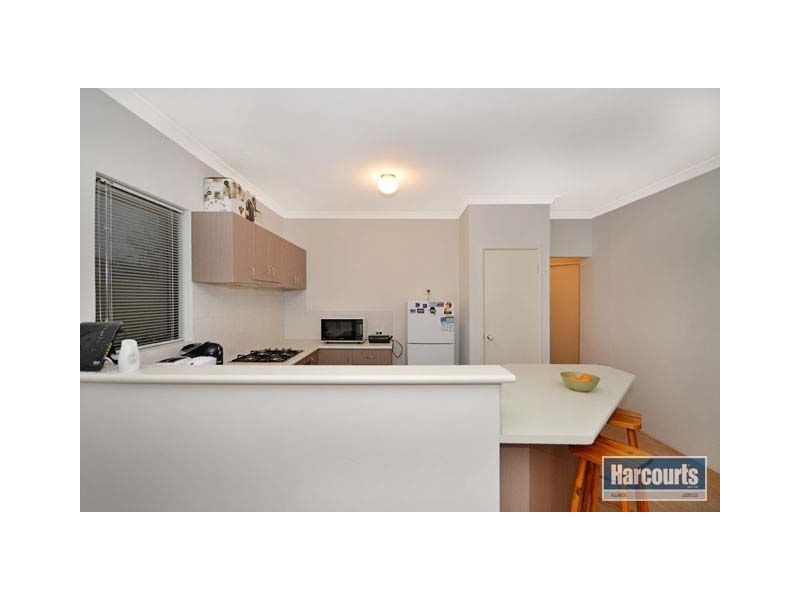 4/9 Cooper Street, Madeley WA 6065