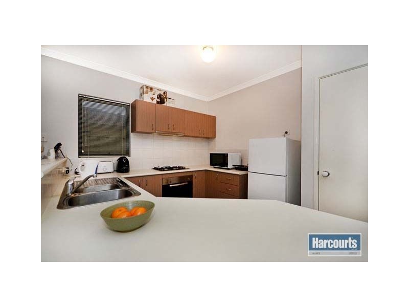 4/9 Cooper Street, Madeley WA 6065