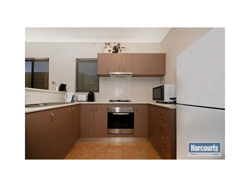 4/9 Cooper Street, Madeley WA 6065