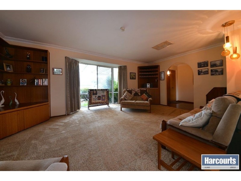 12 Mundi Place, Wanneroo WA 6065