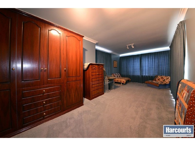 12 Mundi Place, Wanneroo WA 6065