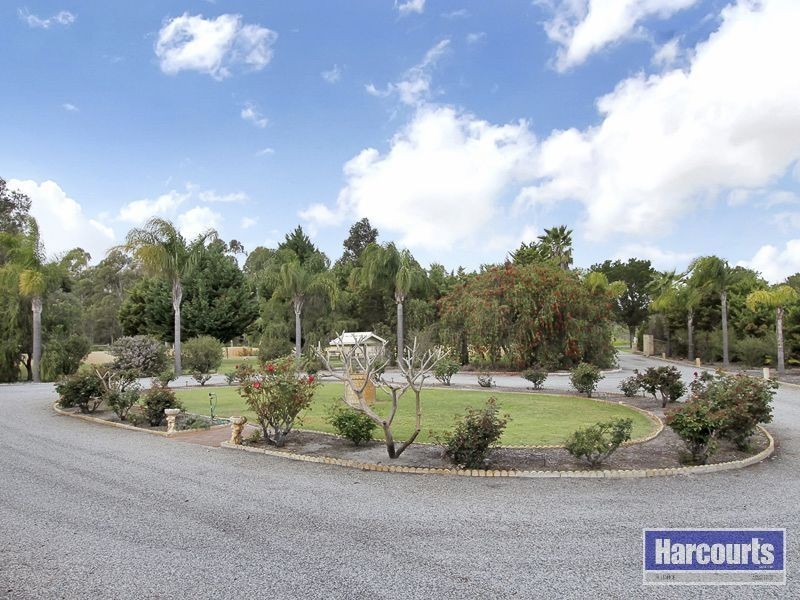 515 Neaves Road, Mariginiup WA 6065