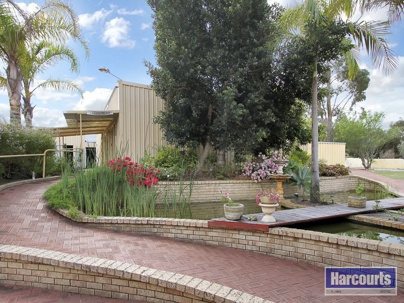 515 Neaves Road, Mariginiup WA 6065