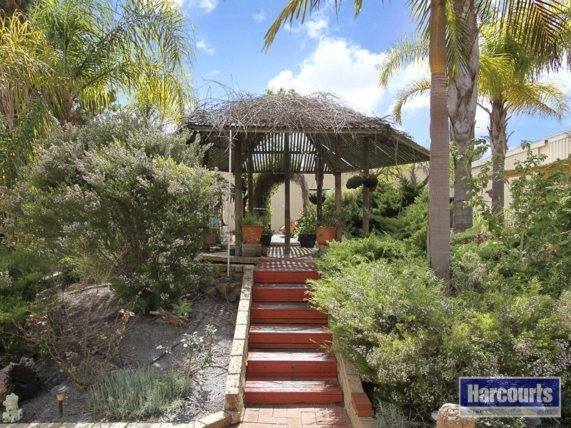 515 Neaves Road, Mariginiup WA 6065