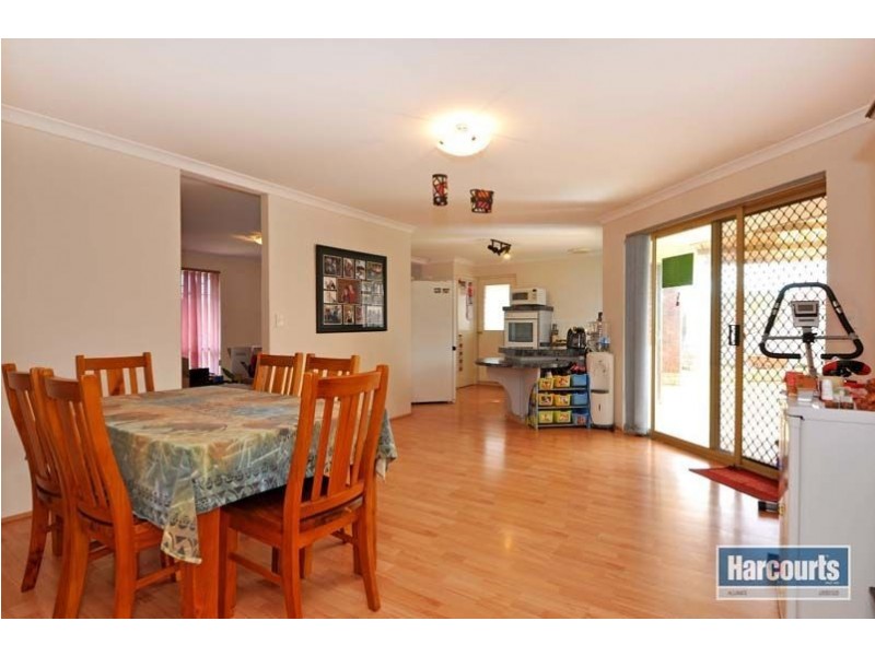 3 Fenwick Mews, Kinross WA 6028