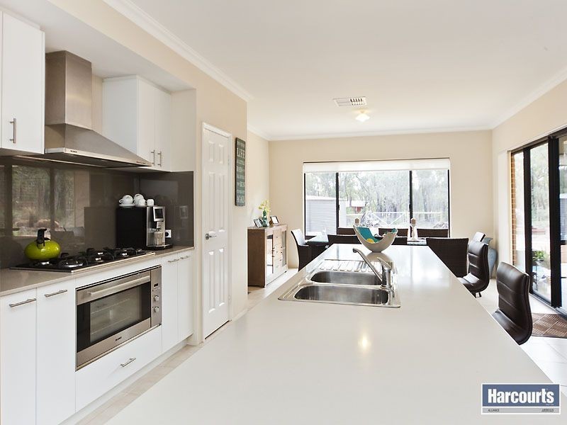 15 Jacaranda Close, Chittering WA 6084