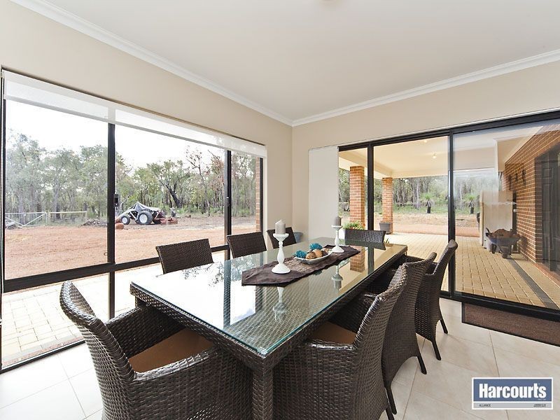 15 Jacaranda Close, Chittering WA 6084