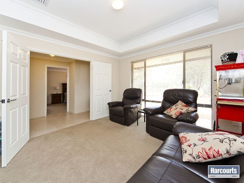 15 Jacaranda Close, Chittering WA 6084