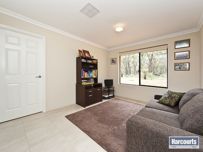 15 Jacaranda Close, Chittering WA 6084