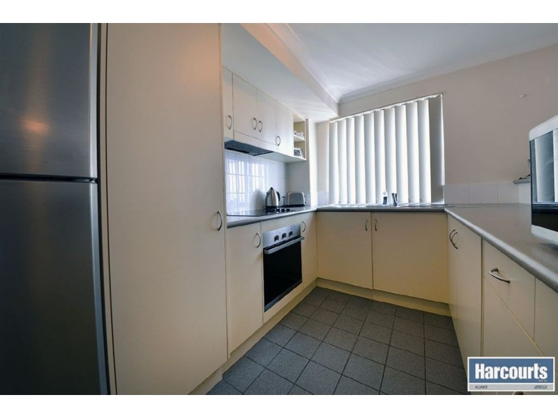 4/6 Wattlebird Loop, Joondalup WA 6027