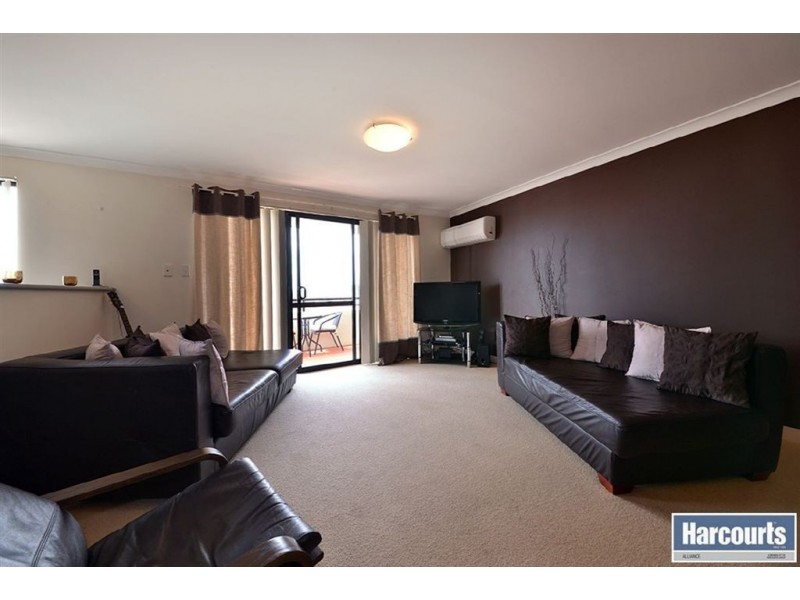 4/6 Wattlebird Loop, Joondalup WA 6027