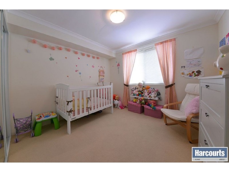 4/6 Wattlebird Loop, Joondalup WA 6027