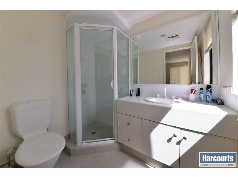 4/6 Wattlebird Loop, Joondalup WA 6027