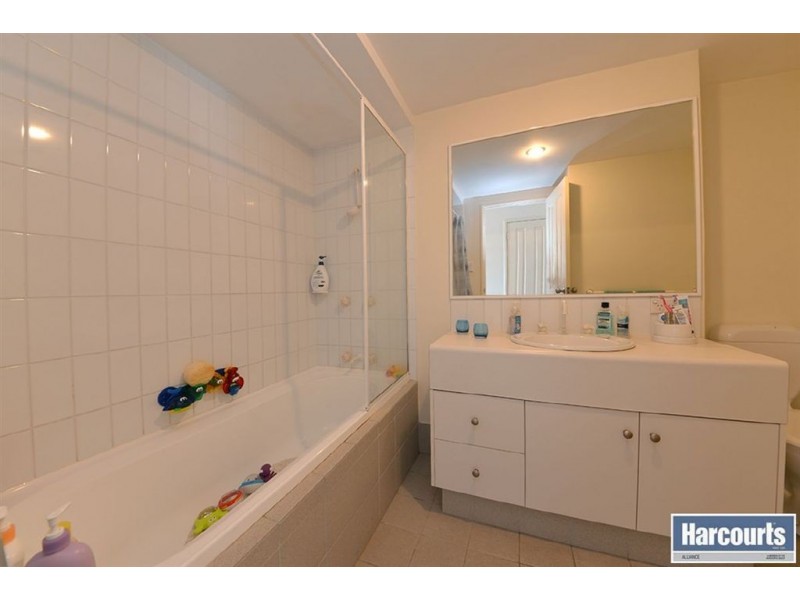 4/6 Wattlebird Loop, Joondalup WA 6027