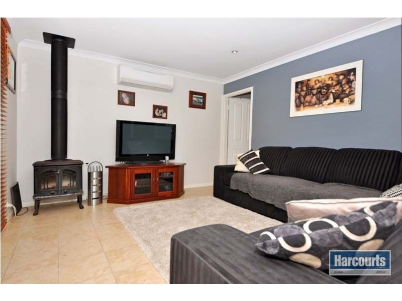 3 Turnatt Way, Wanneroo WA 6065