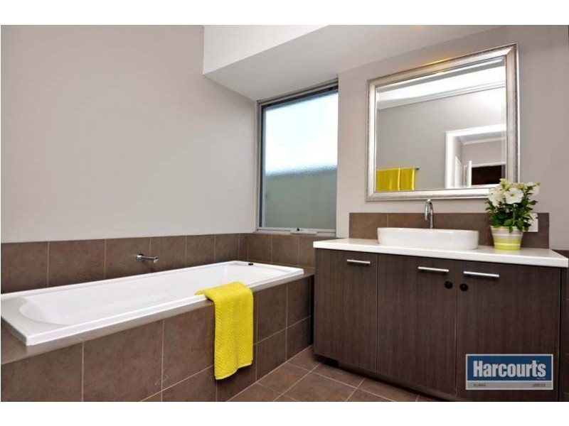 12 Gemini Way, Madeley WA 6065