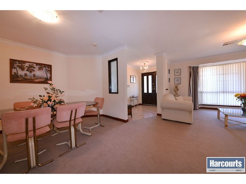 2 Woodbury Mews, Landsdale WA 6065