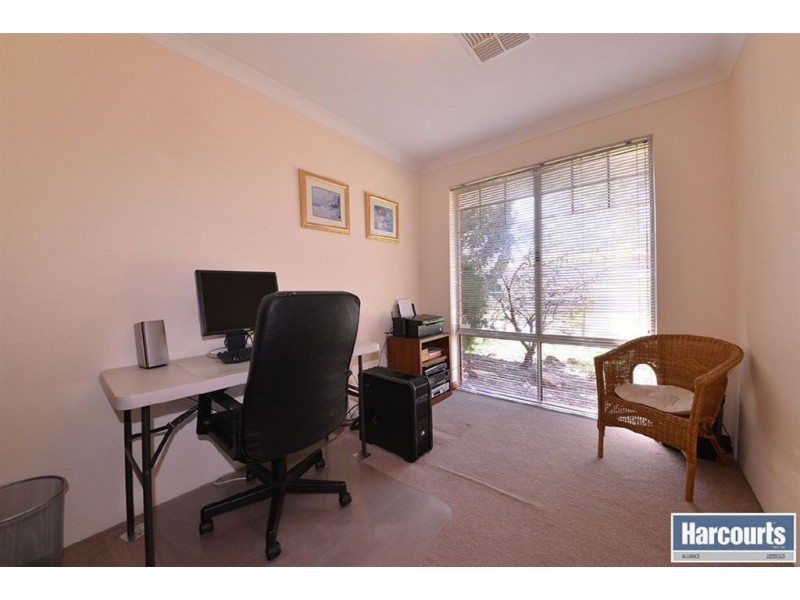 2 Woodbury Mews, Landsdale WA 6065