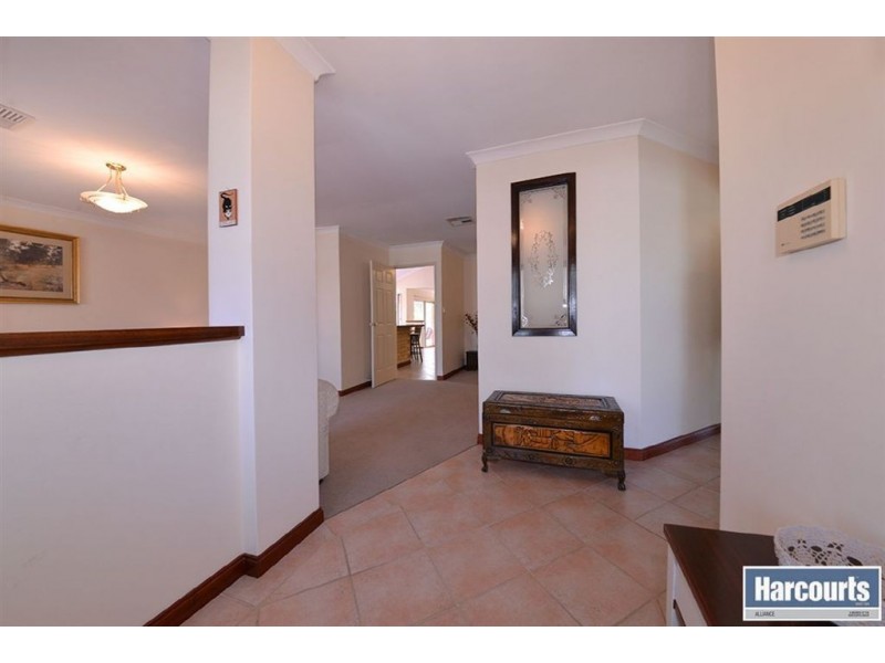 2 Woodbury Mews, Landsdale WA 6065