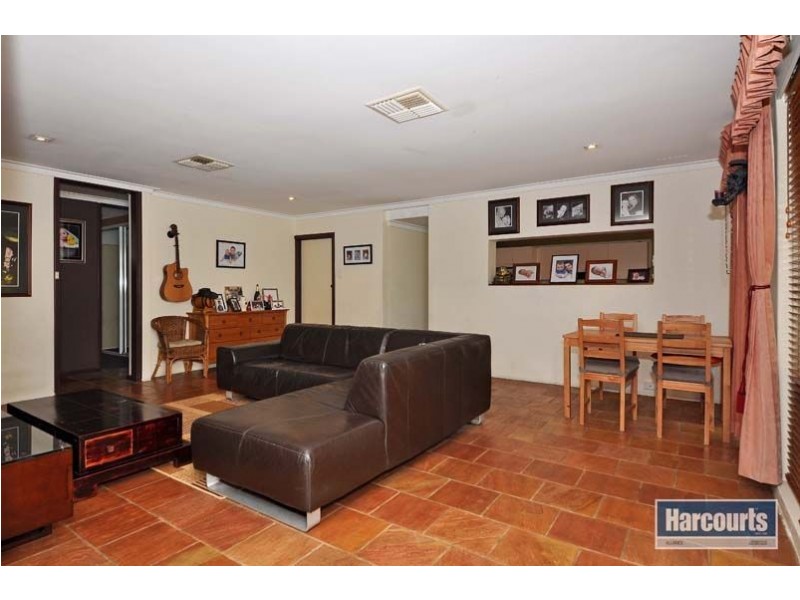 24 Winship Avenue, Wanneroo WA 6065