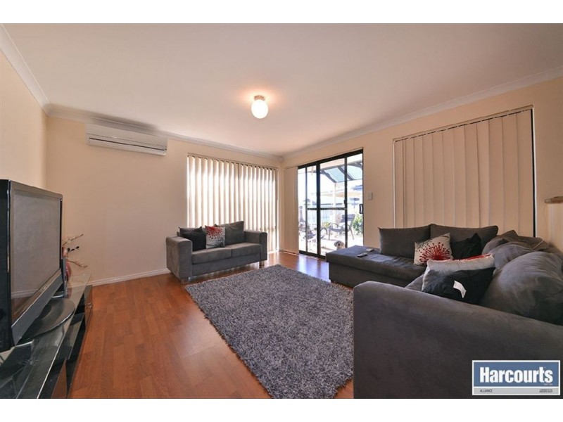 6 Gardneri Way, Banksia Grove WA 6031