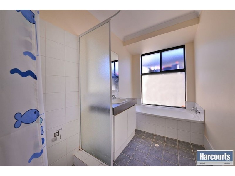 6 Gardneri Way, Banksia Grove WA 6031