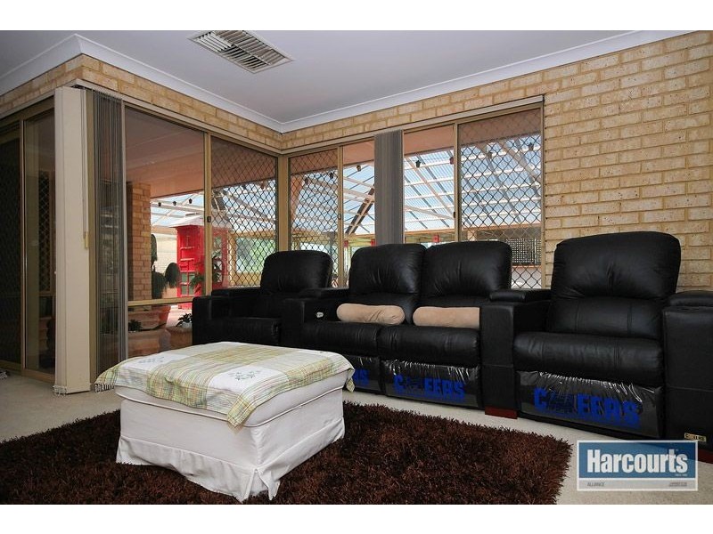 45 Adams Road, Mariginiup WA 6065