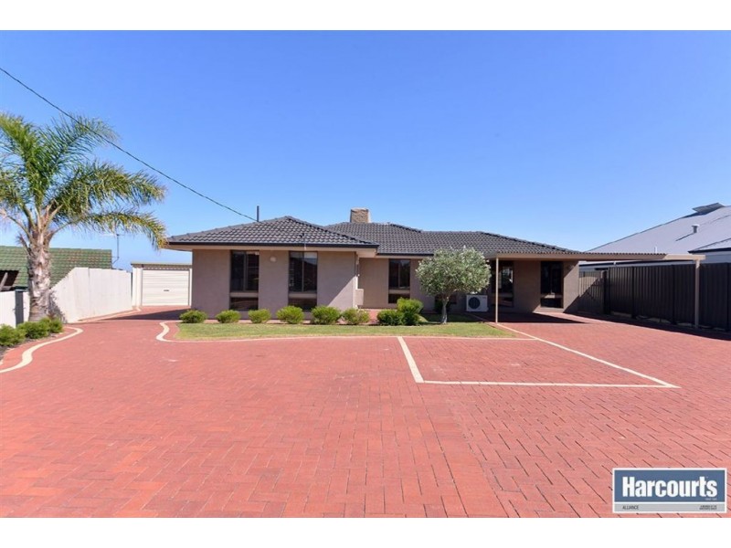 22 Parkinson Court, Hillarys WA 6025