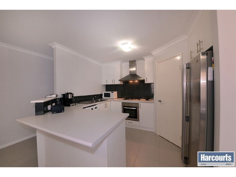 41 Osaka Loop, Hocking WA 6065