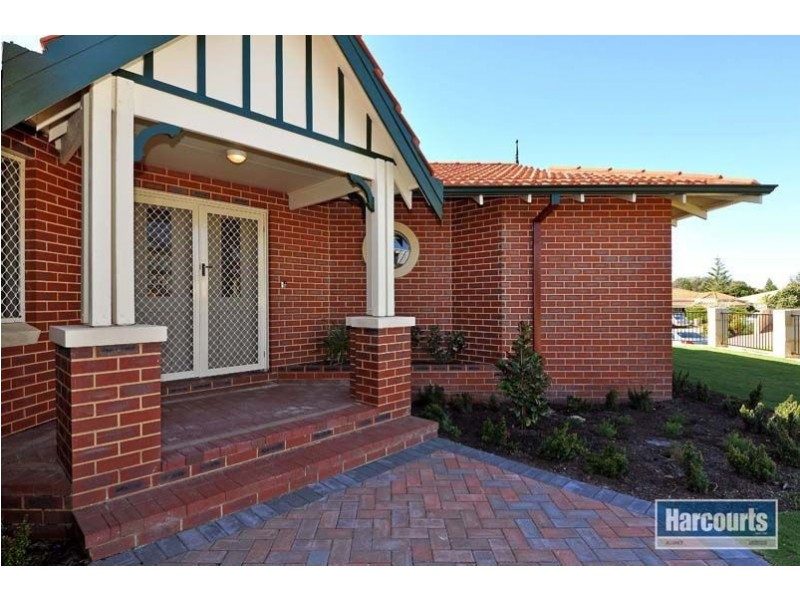 4 Barrier Green, Ocean Reef WA 6027