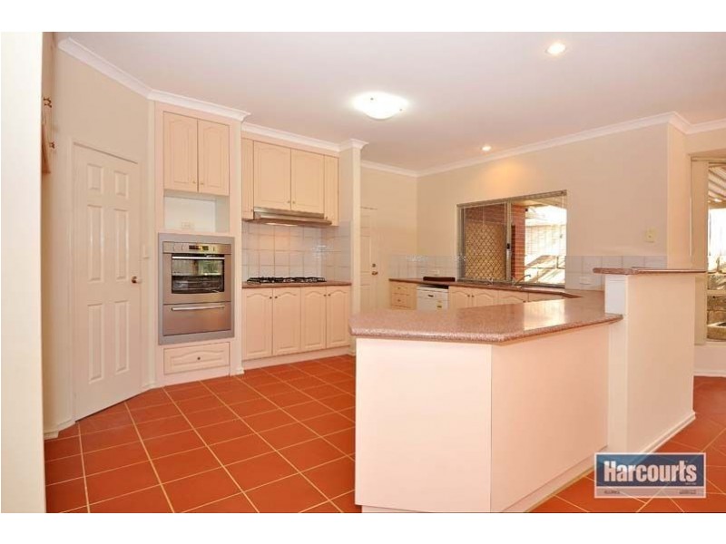 4 Barrier Green, Ocean Reef WA 6027