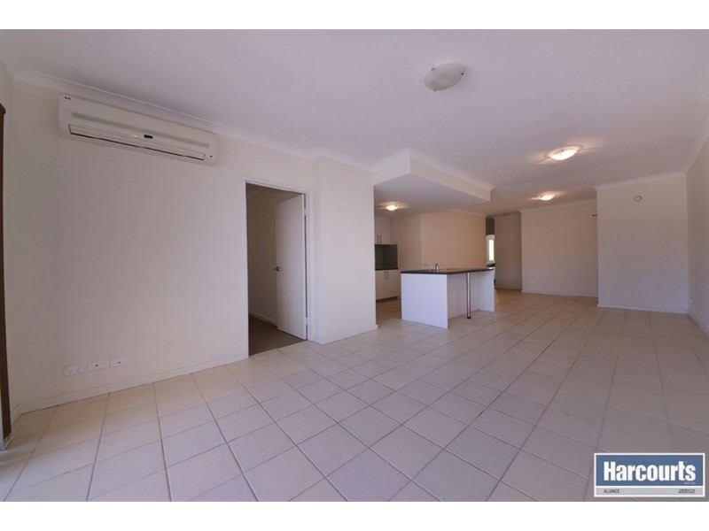 7/5 Eastleigh Loop, Currambine WA 6028