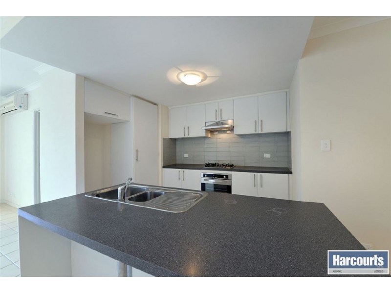 7/5 Eastleigh Loop, Currambine WA 6028