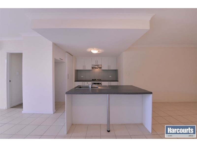 7/5 Eastleigh Loop, Currambine WA 6028