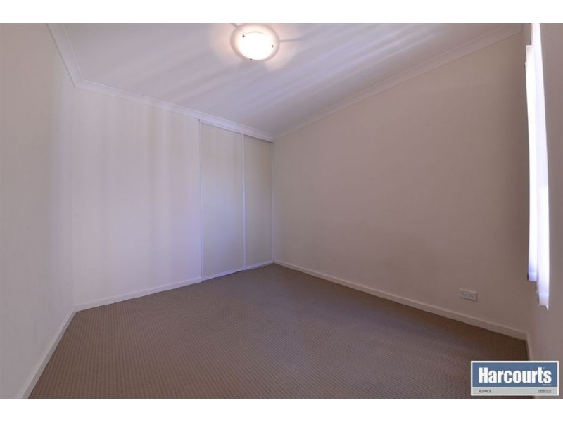 7/5 Eastleigh Loop, Currambine WA 6028