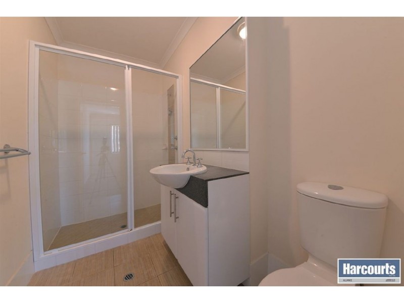 7/5 Eastleigh Loop, Currambine WA 6028