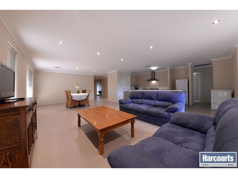 39 Wallum Road, Banksia Grove WA 6031