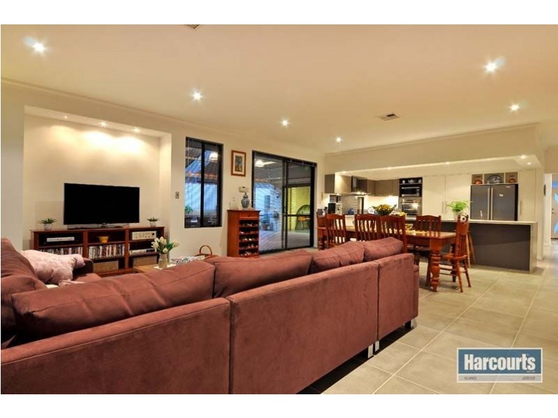 21 Westbury Lane, Madeley WA 6065