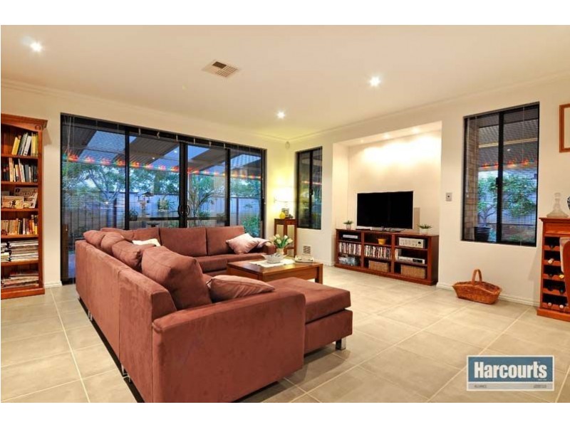 21 Westbury Lane, Madeley WA 6065